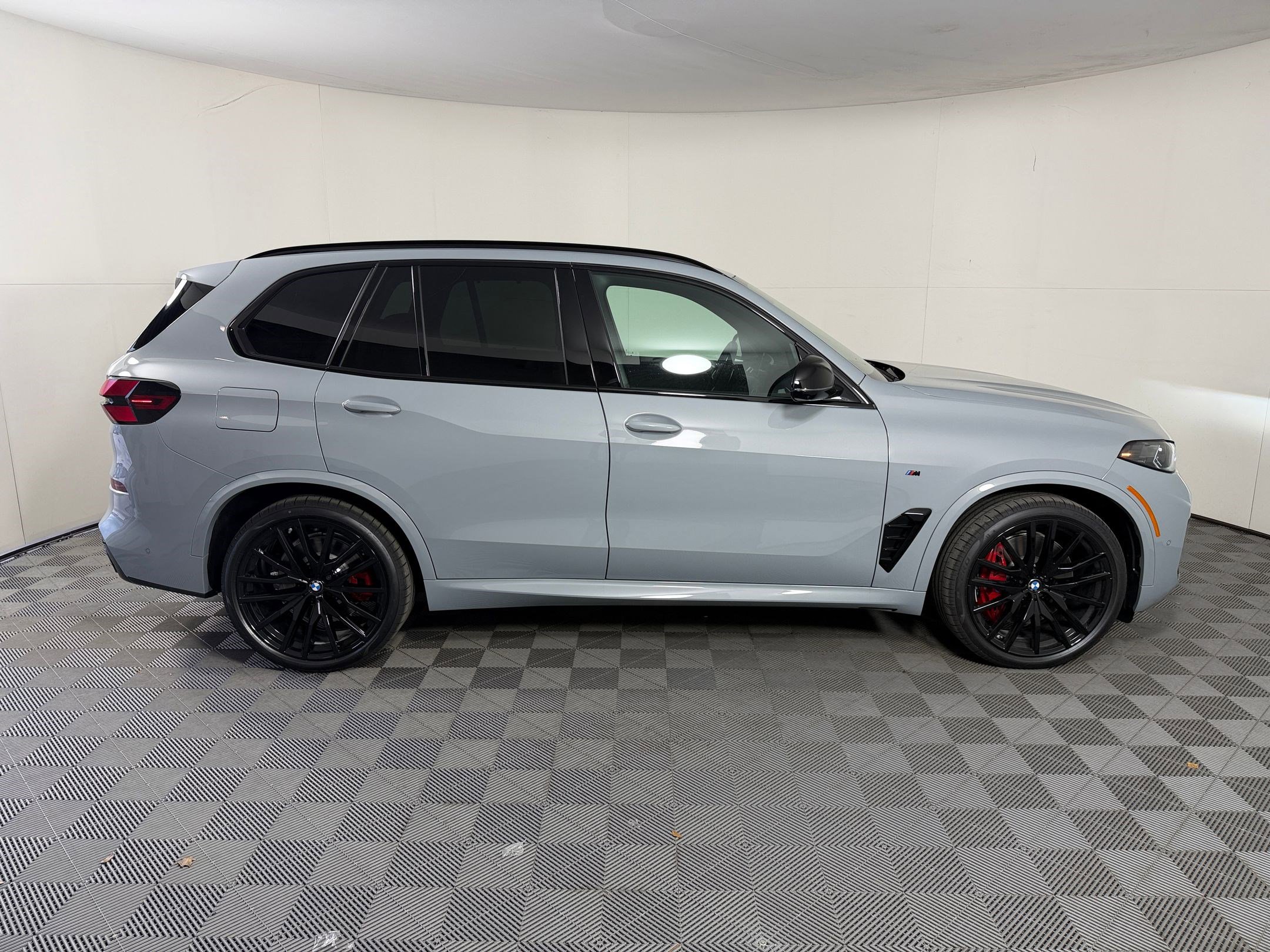 New 2026 BMW X5 M60i AWD/4WD image 8