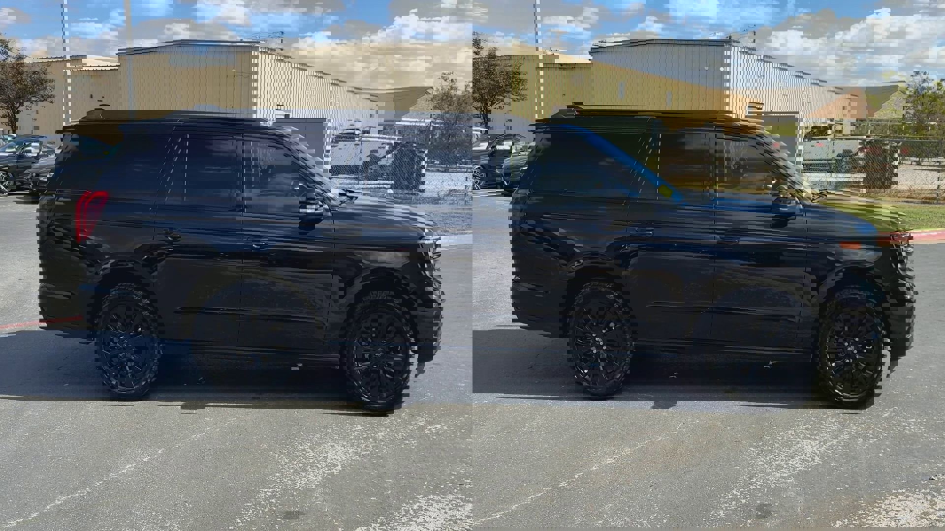 Certified 2025 Ford Expedition Max Platinum w/ Stealth Appearance Package image 9