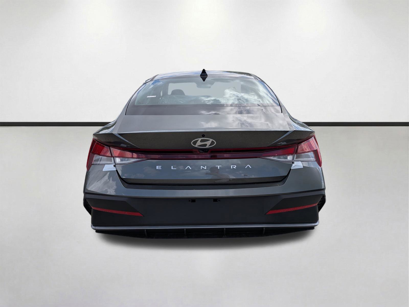 New 2026 Hyundai Elantra SE image 5