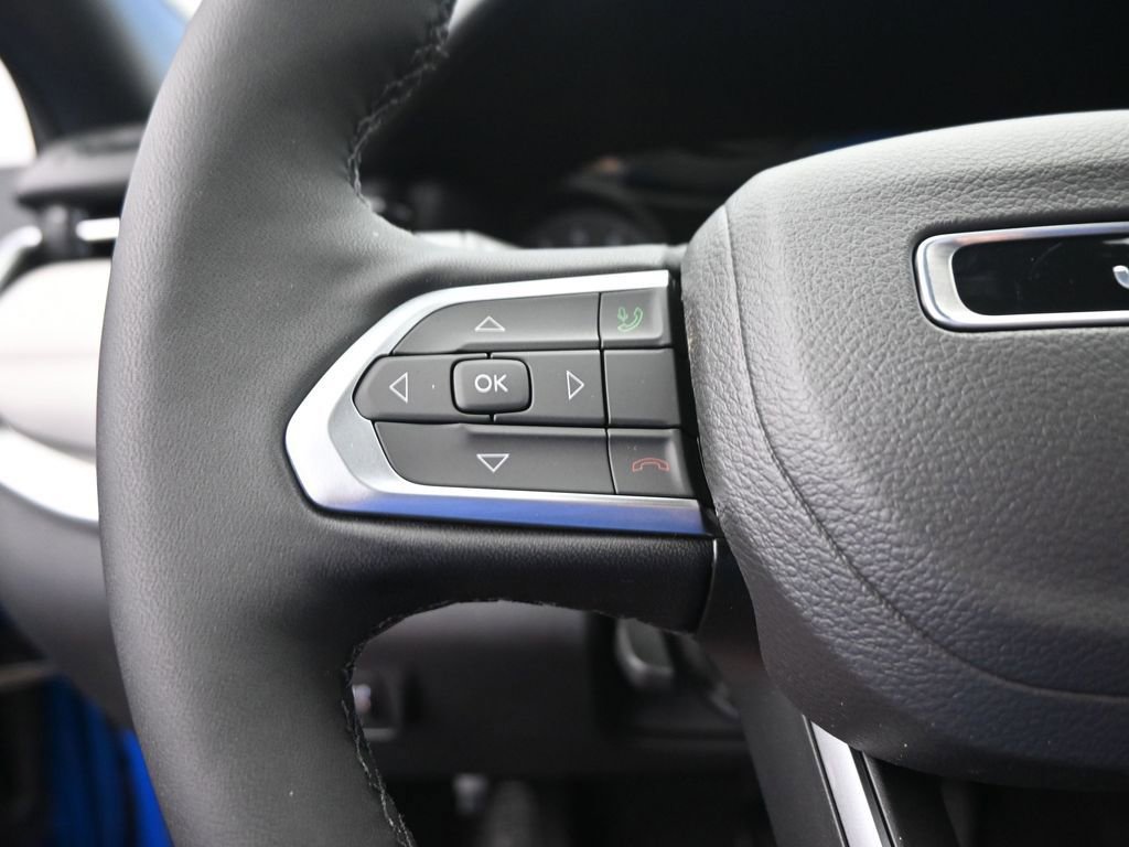 New 2025 Jeep Compass Limited image 32