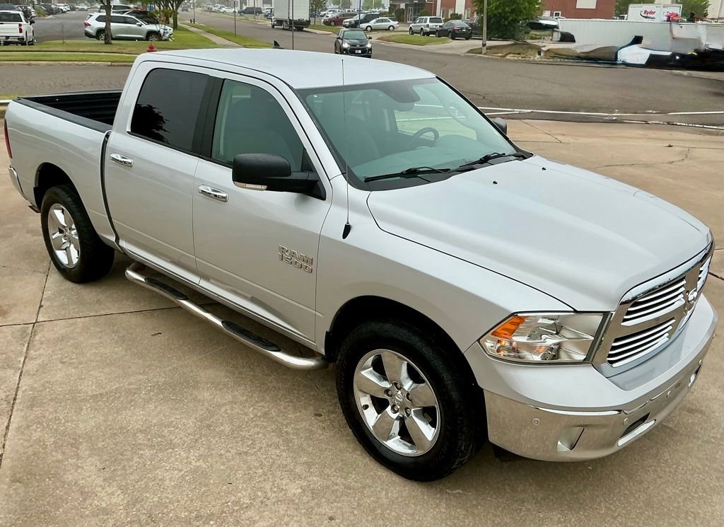 Used 2018 RAM 1500 SLT AWD/4WD image 5