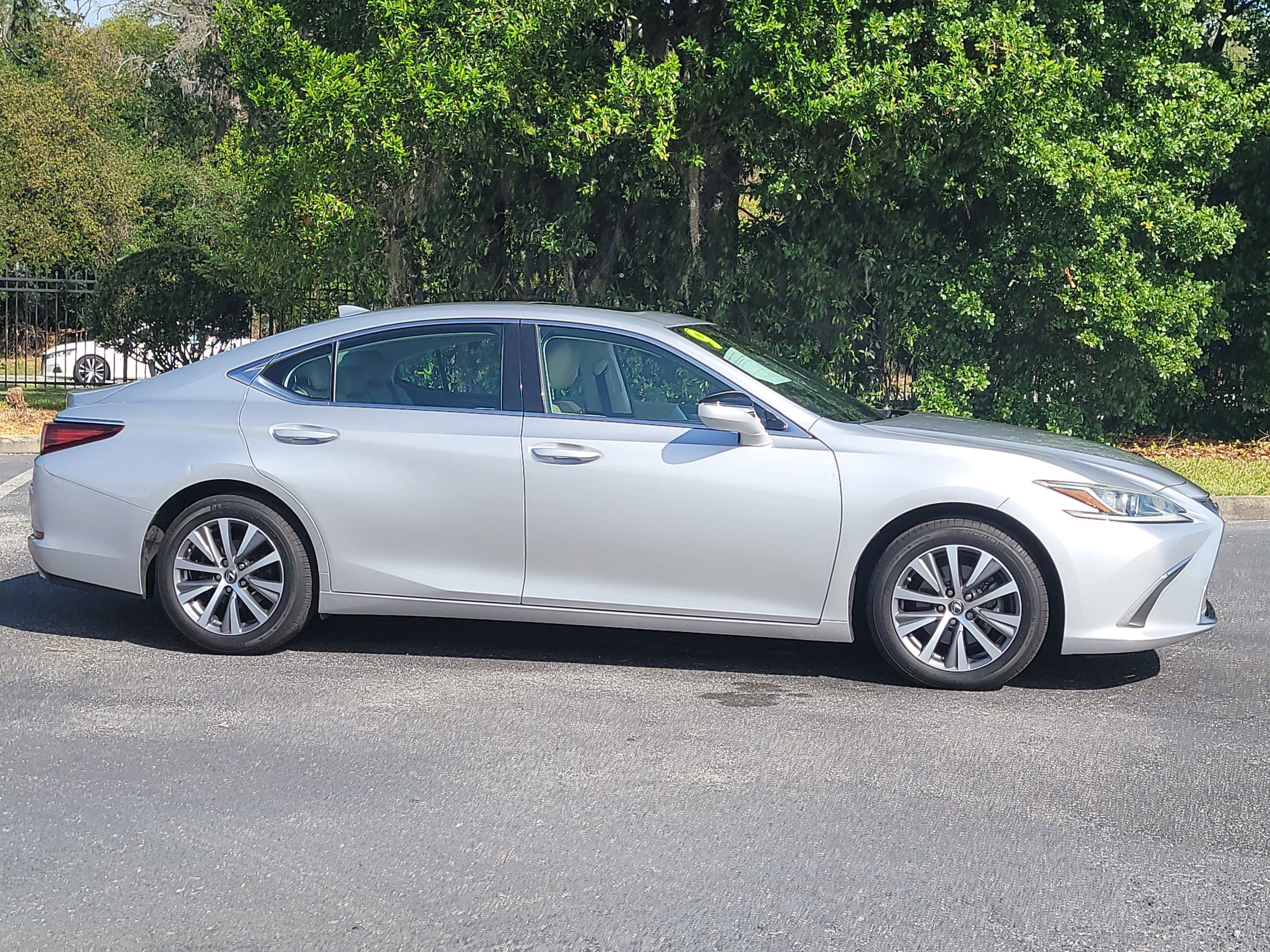 Used 2019 Lexus ES 350 w/ Premium Package FWD image 8