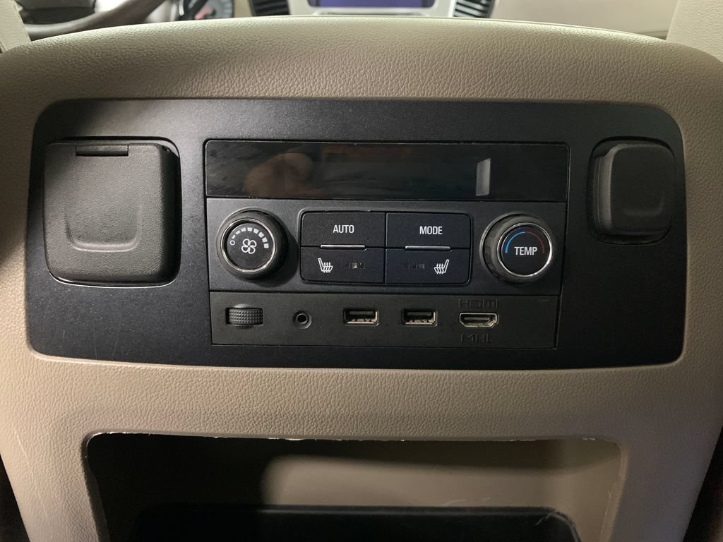Used 2020 GMC Yukon XL SLT w/ Open Road Package AWD/4WD image 22