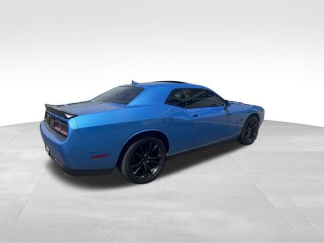 Used 2016 Dodge Challenger R/T Plus RWD image 4