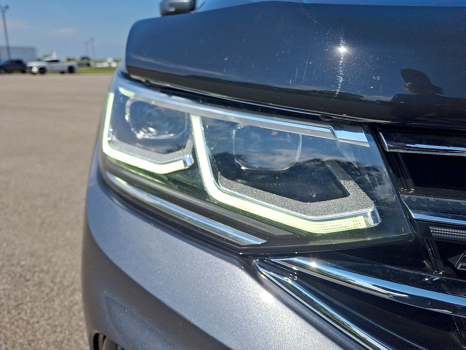 Used 2022 Volkswagen Tiguan SEL R-Line AWD/4WD image 28