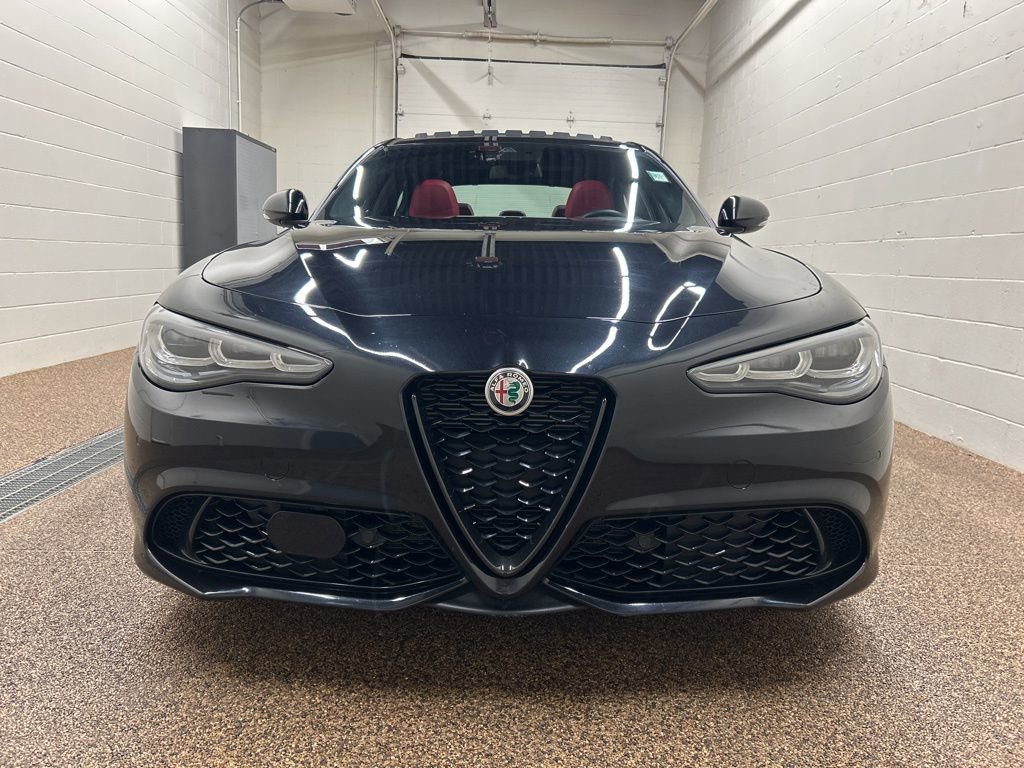 Used 2024 Alfa Romeo Giulia Veloce image 6