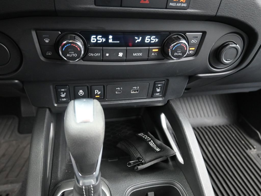 Used 2024 Nissan Frontier SV w/ SV Convenience Package image 14
