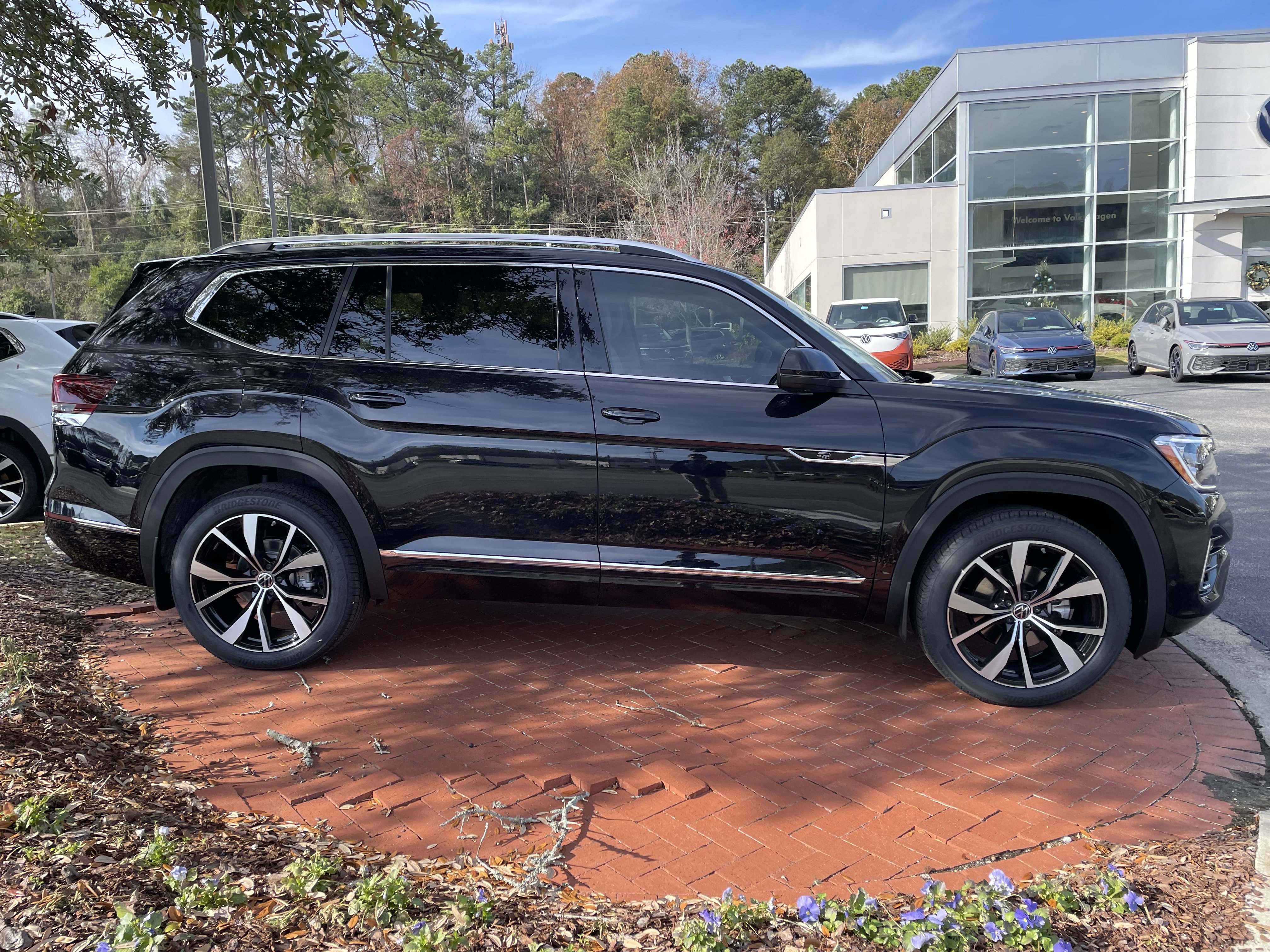 New 2026 Volkswagen Atlas SEL Premium R-Line AWD/4WD image 4