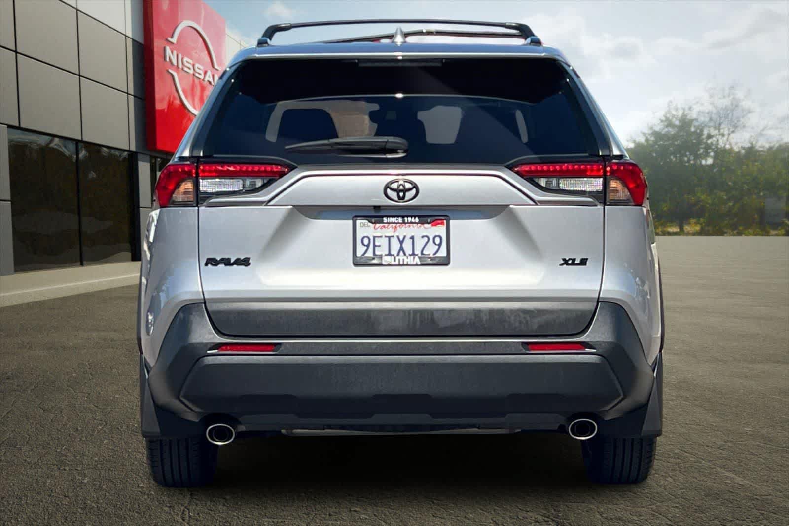 Used 2023 Toyota RAV4 XLE FWD image 8