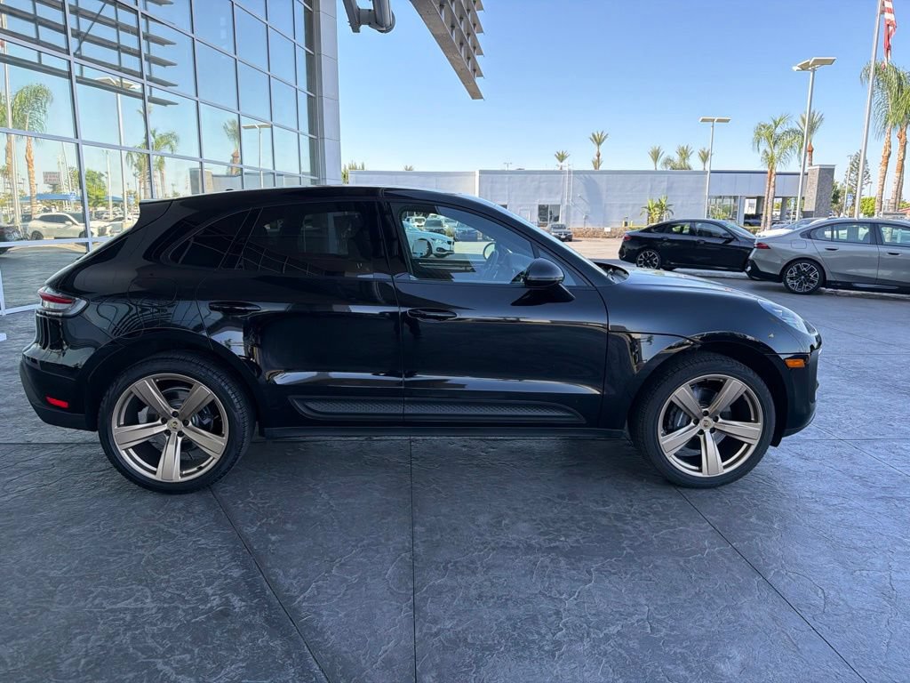 Used 2024 Porsche Macan AWD/4WD image 4
