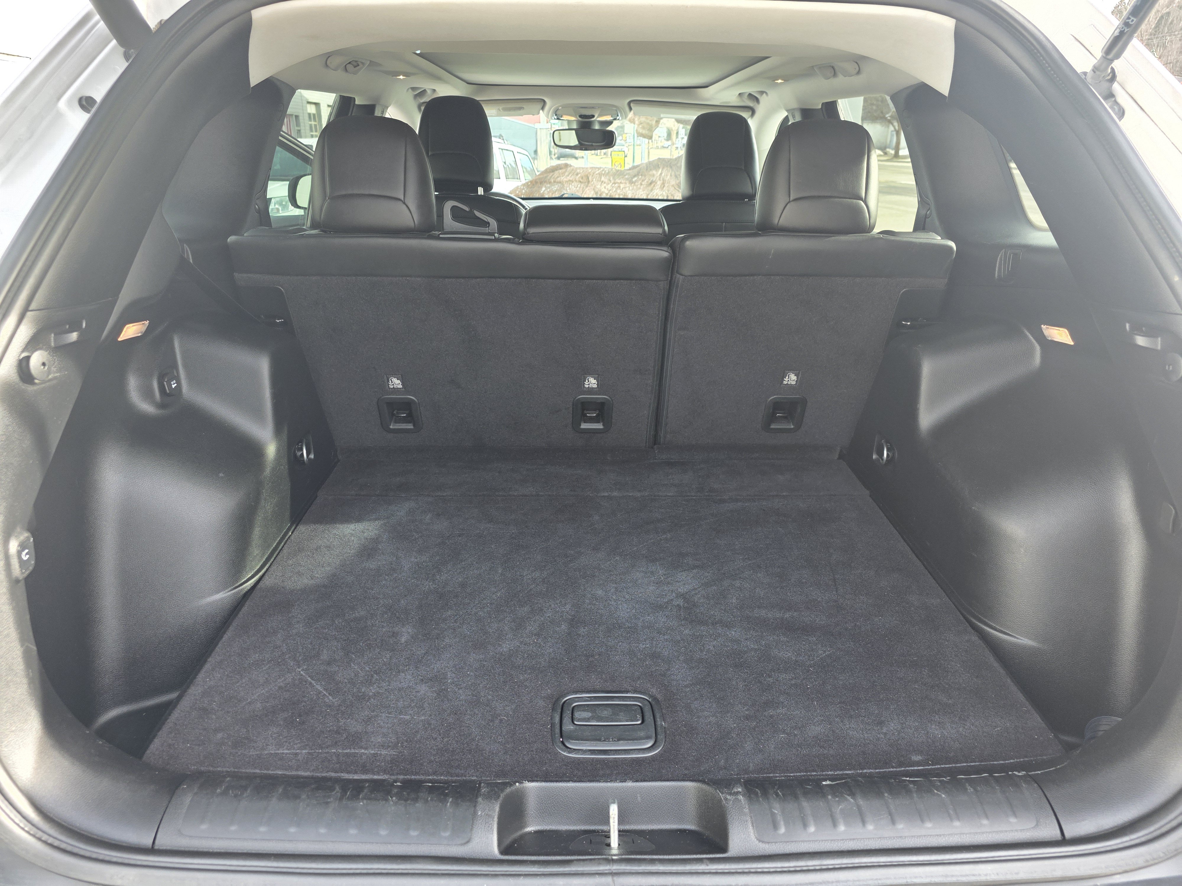 Used 2020 Jeep Cherokee Latitude Lux w/ Comfort/Convenience Group AWD/4WD image 19