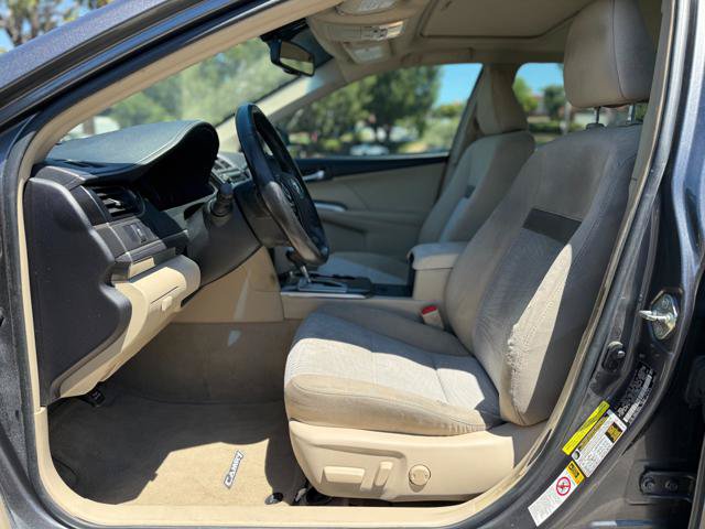 Used 2014 Toyota Camry XLE w/ Moonroof Package FWD image 14