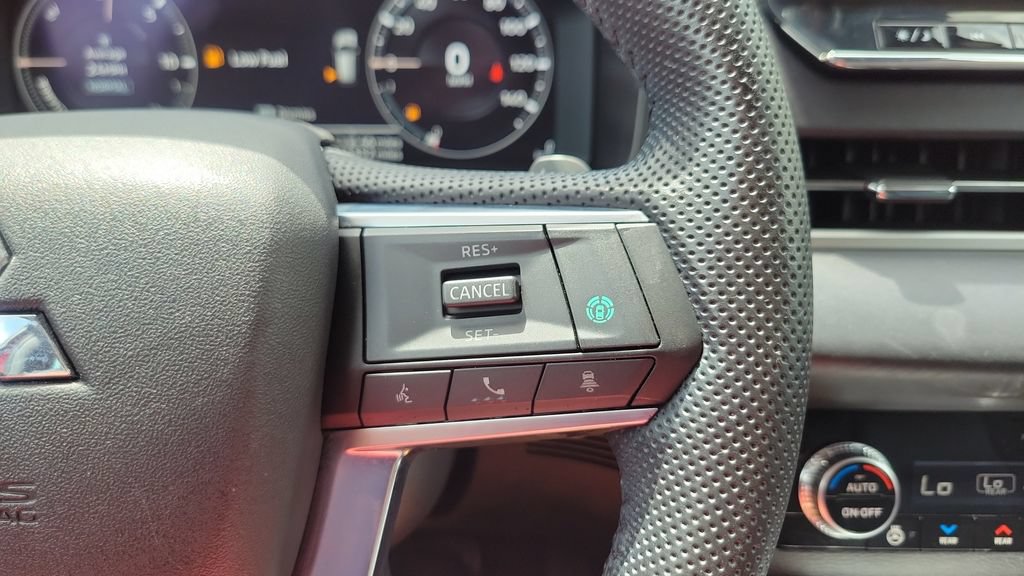 Used 2023 Mitsubishi Outlander SEL AWD/4WD image 21