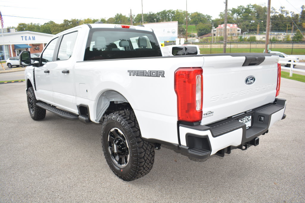 New 2027 Ford F250 XL w/ Tremor Off-Road Package AWD/4WD image 4