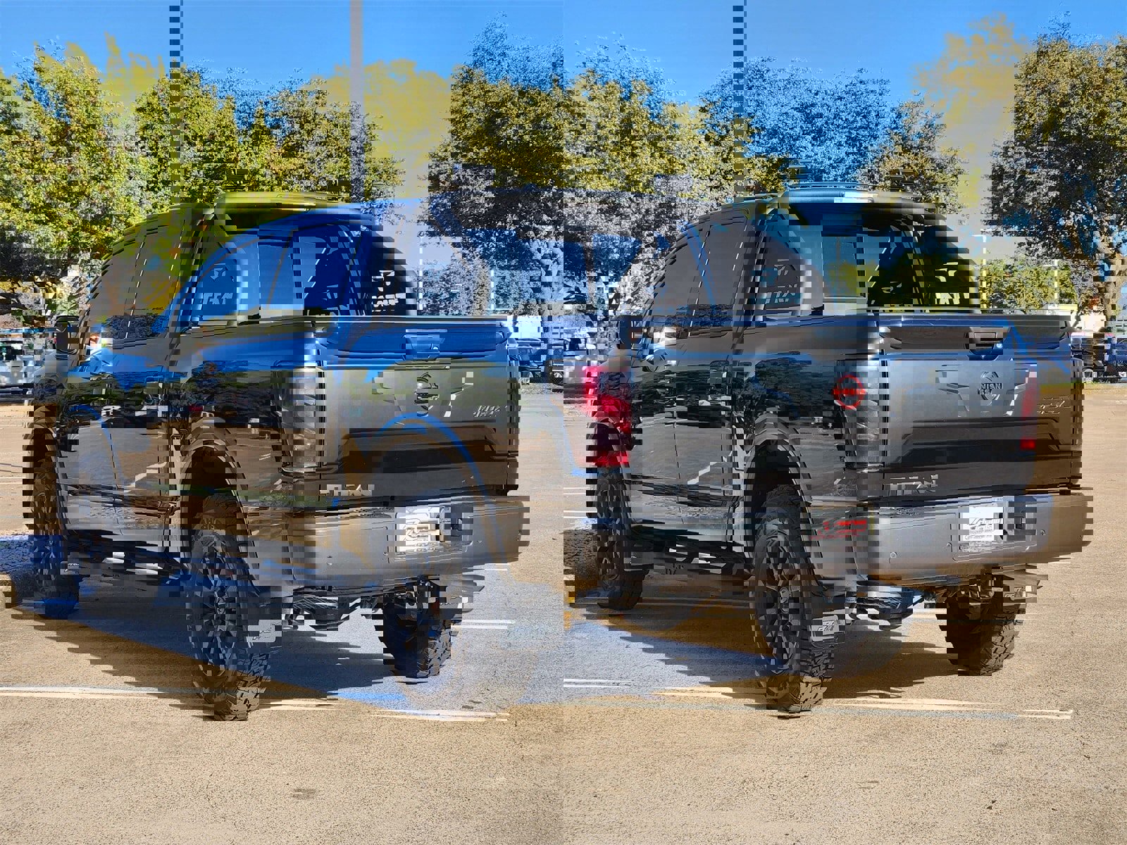 Used 2024 Nissan Titan PRO-4X w/ Pro-4x Convenience Package image 4