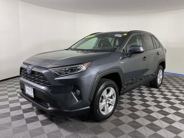 Used 2020 Toyota RAV4 XLE w/ XLE Grade Weather Package AWD/4WD image 4
