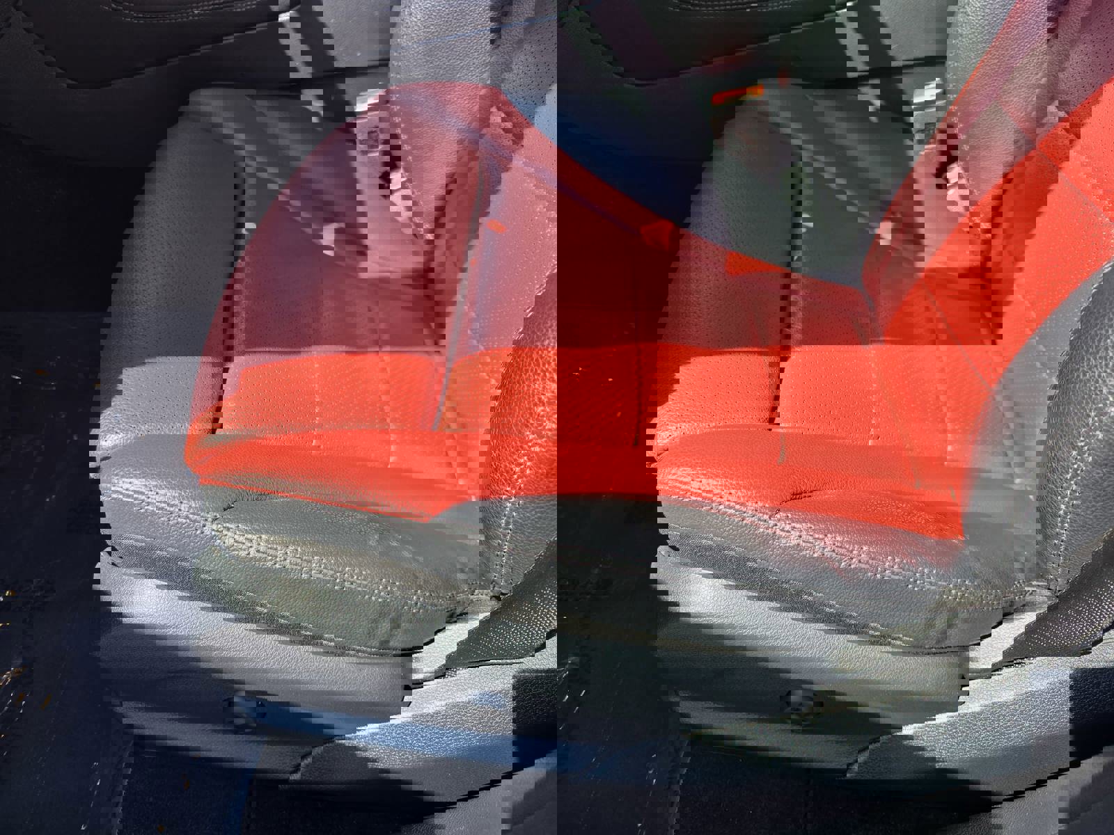 Used 2020 Mercedes-Benz GLC 300 4MATIC Coupe image 31