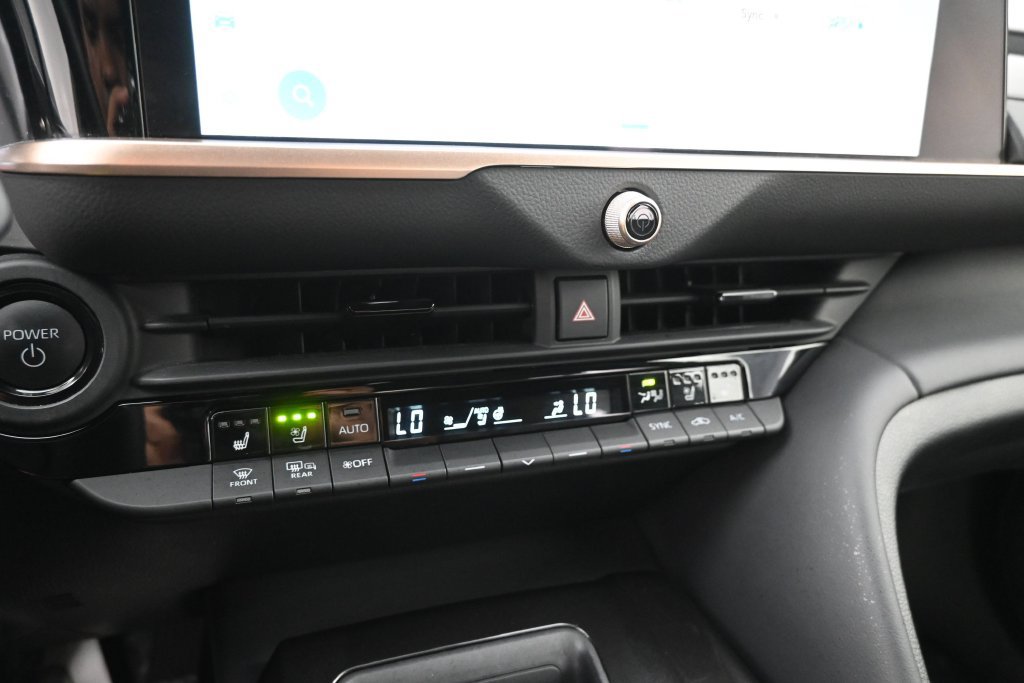 Used 2026 Toyota Crown AWD/4WD image 16