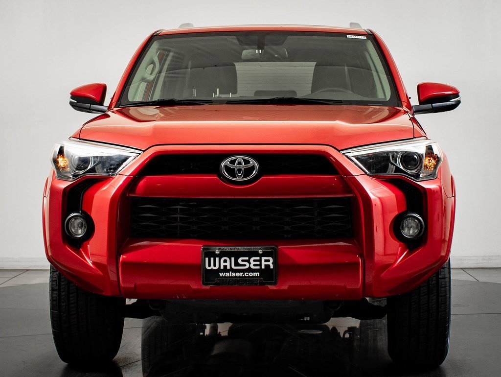Used 2016 Toyota 4Runner SR5 image 2