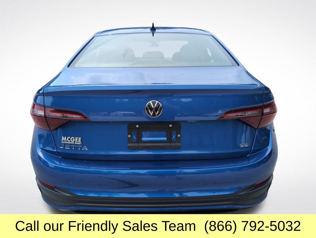 Used 2024 Volkswagen Jetta SE FWD image 5