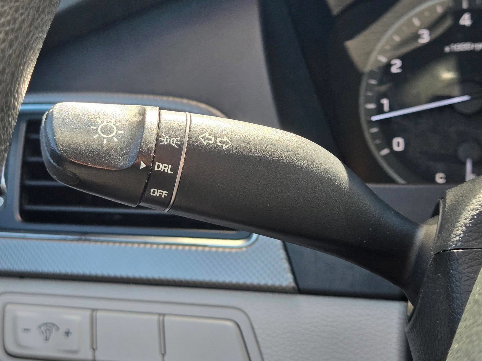 Used 2017 Hyundai Sonata SE FWD image 23