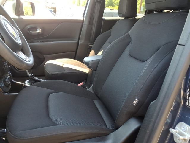 Used 2023 Jeep Renegade Latitude AWD/4WD image 25