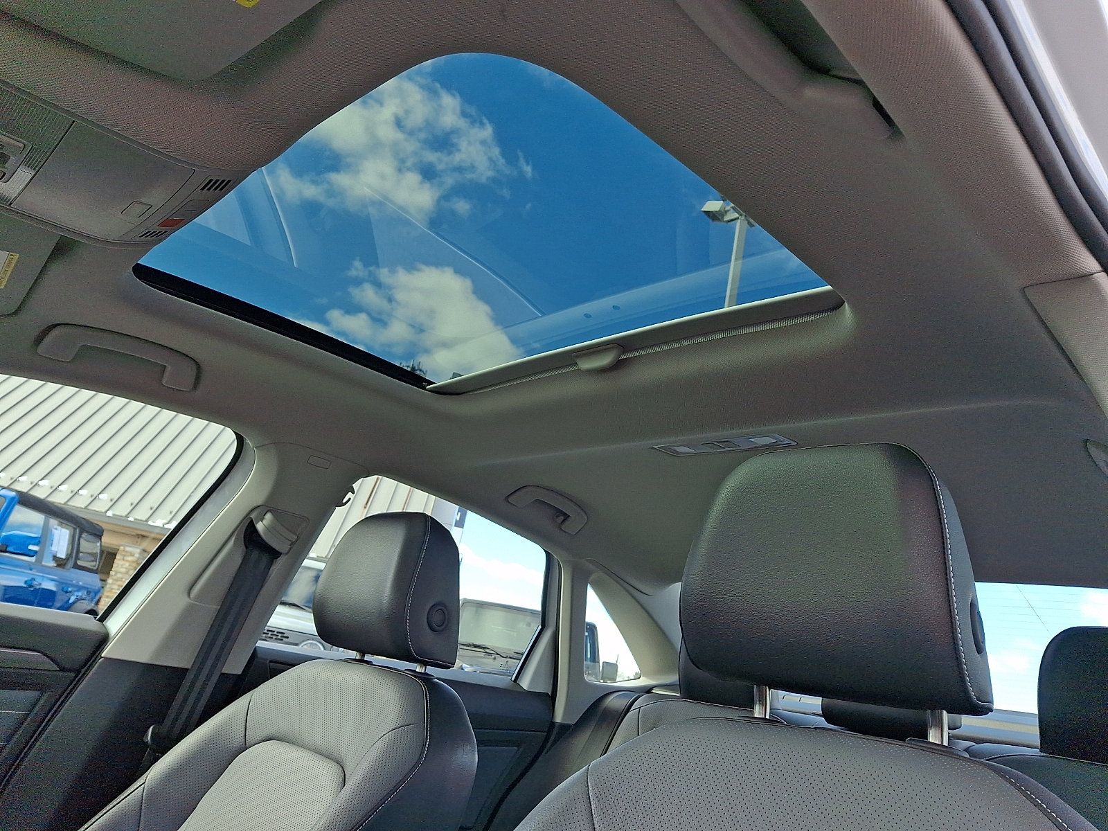 Certified 2025 Volkswagen Jetta SEL image 14