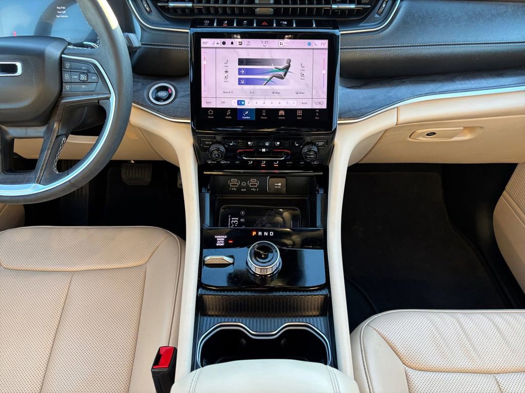 Used 2024 Jeep Grand Cherokee Limited w/ Luxury Tech Group II image 20