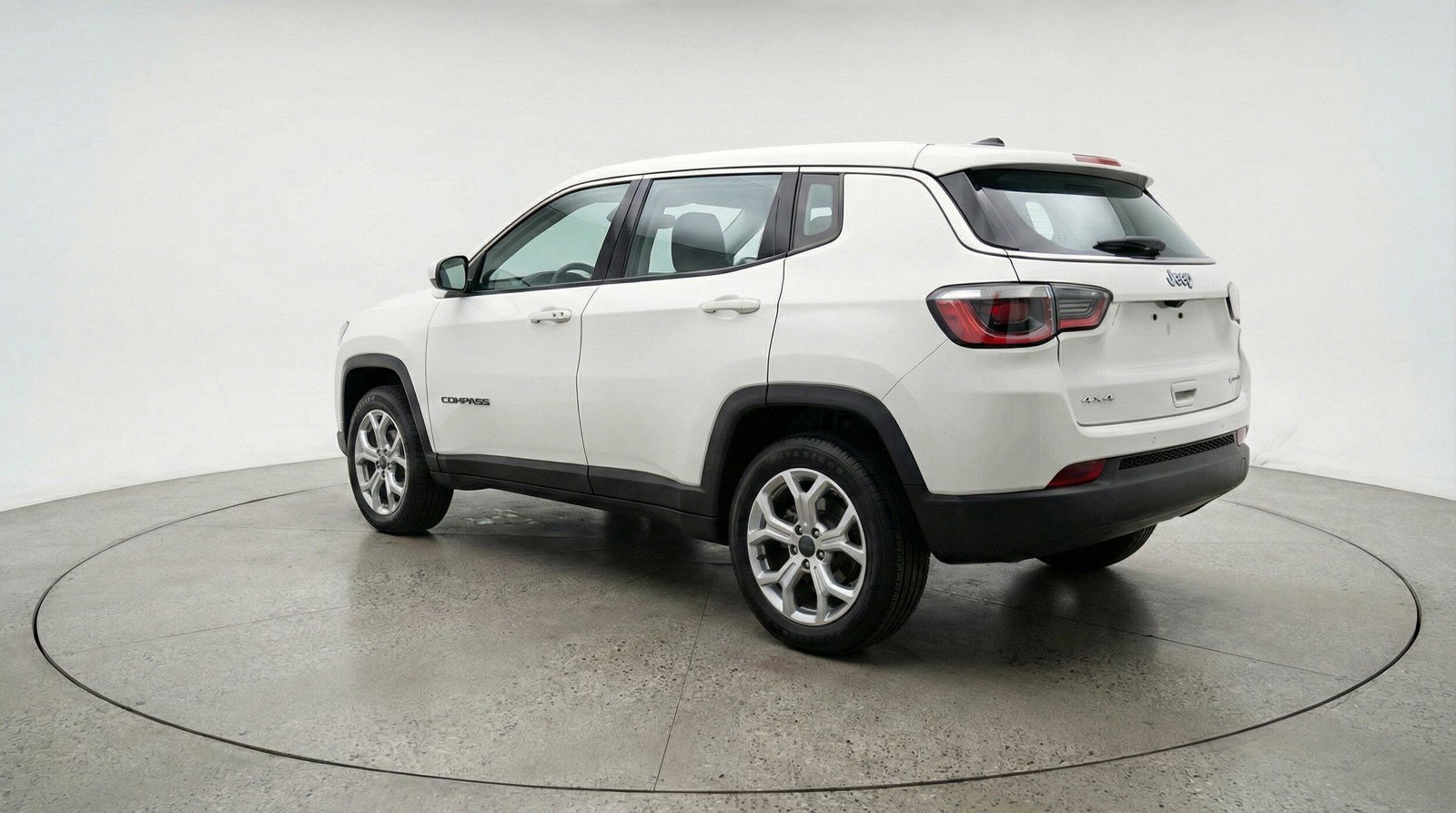Used 2025 Jeep Compass Latitude image 5