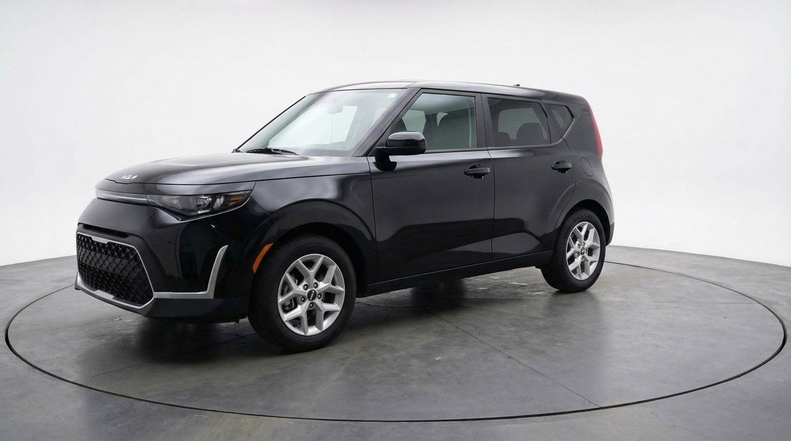 Used 2025 Kia Soul LX w/ LX Technology Package image 3