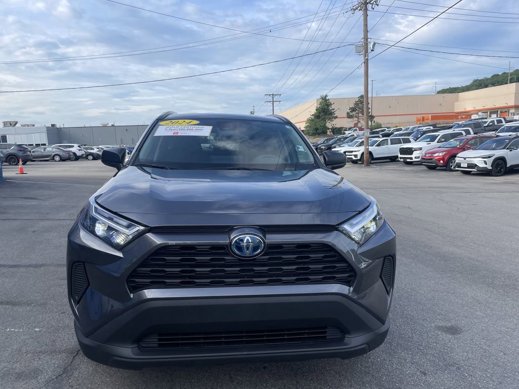 Used 2024 Toyota RAV4 LE AWD/4WD image 5