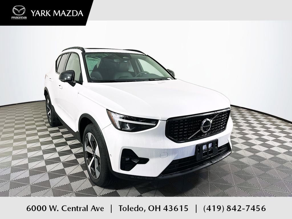 Used 2023 Volvo XC40 B5 Plus w/ Driver Assist Package