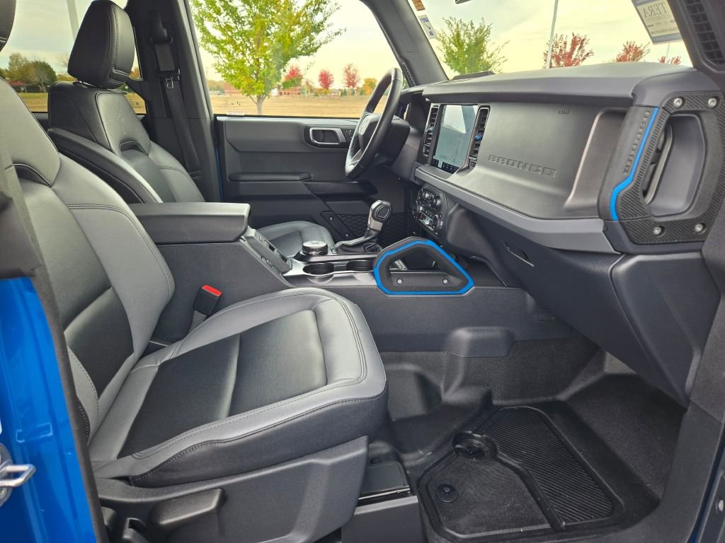 Used 2024 Ford Bronco Black Diamond image 6