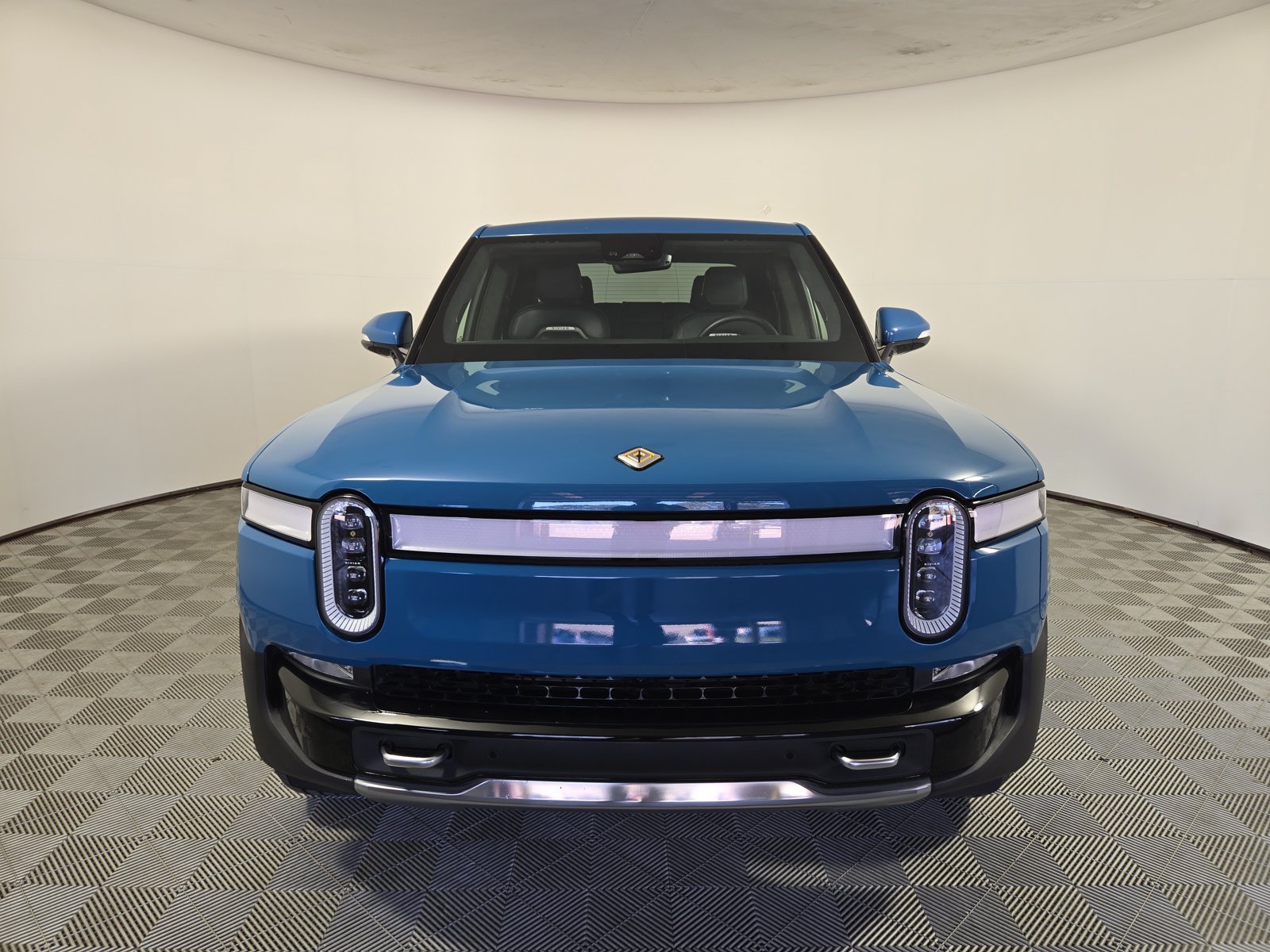 Used 2022 Rivian R1T Adventure AWD/4WD image 8