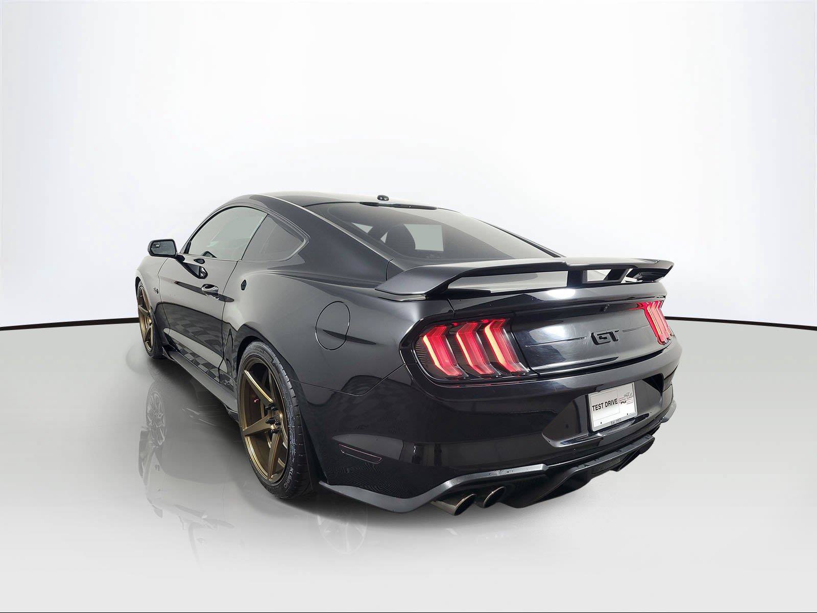 Used 2018 Ford Mustang GT Premium w/ GT Performance Package RWD image 4