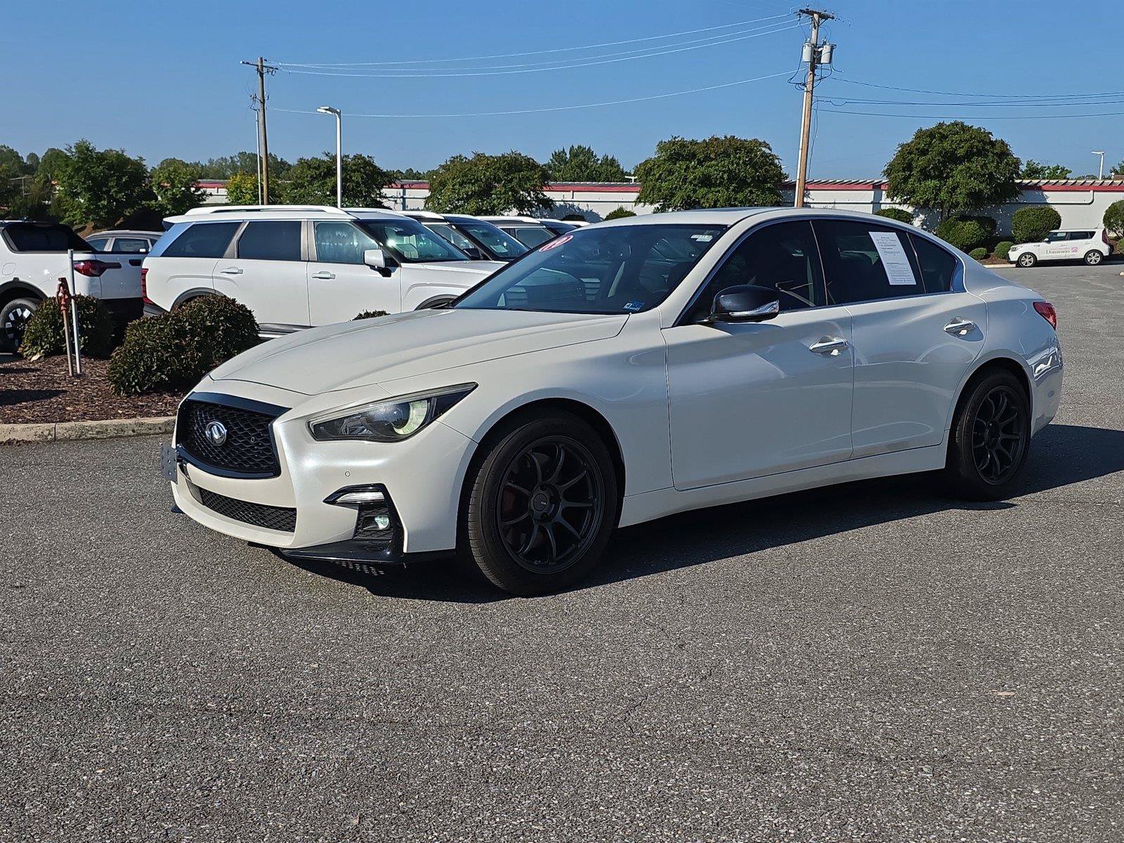 Used 2017 INFINITI Q50 Red Sport 400 AWD/4WD image 2