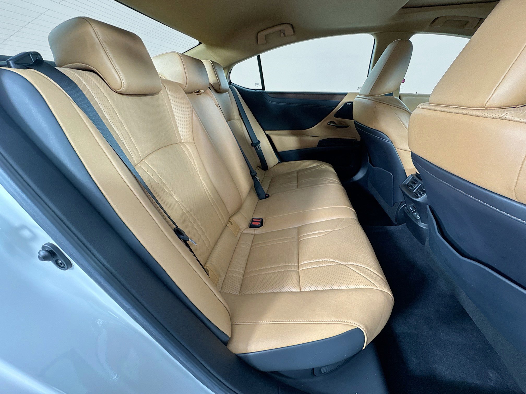 Used 2024 Lexus ES 300h ES 300h Luxury image 27