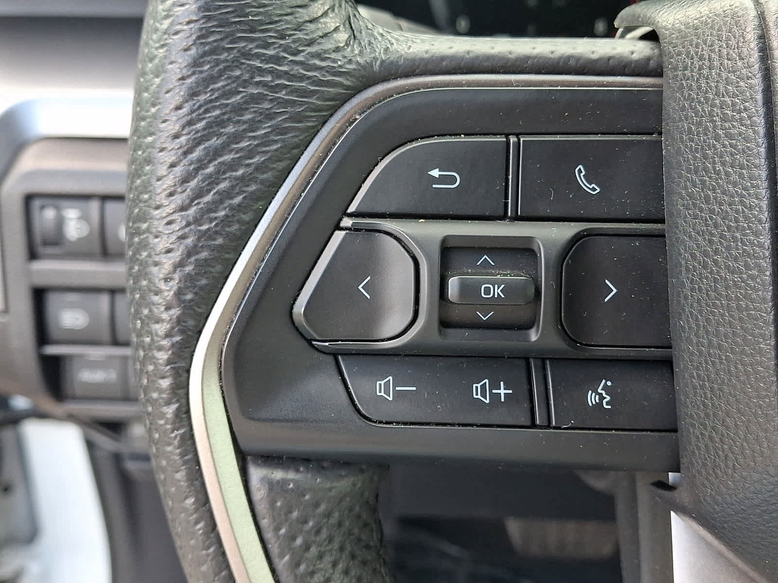 Certified 2024 Toyota Tacoma TRD Off-Road w/ TRD Off Road Upgrade Package AWD/4WD image 22