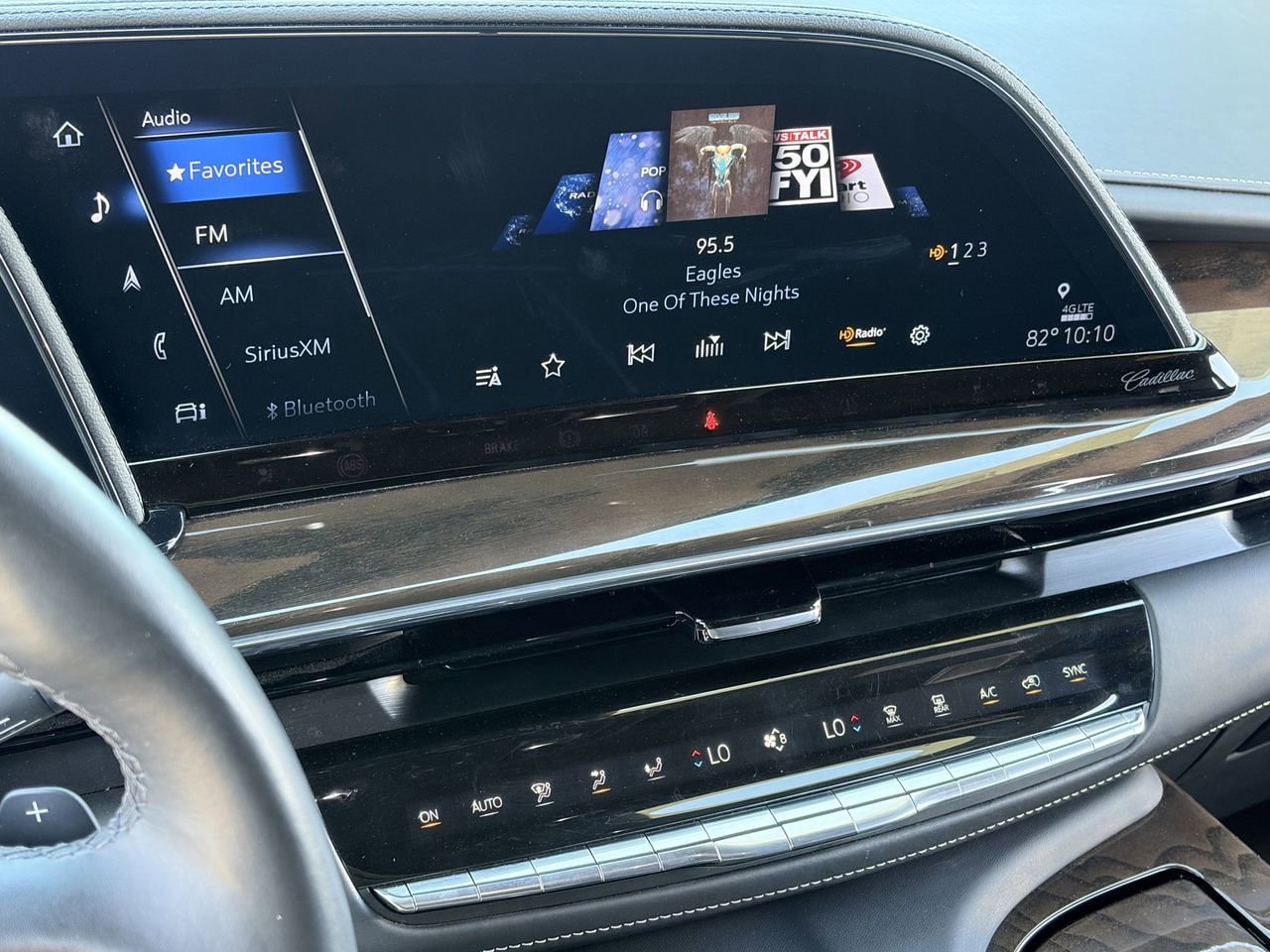Certified 2024 Cadillac Escalade ESV Premium Luxury Platinum image 27