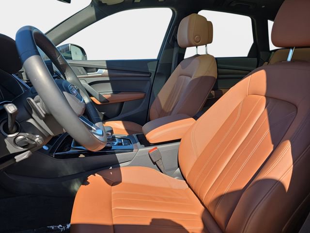 Used 2023 Audi Q5 2.0T Premium w/ Convenience Package image 18