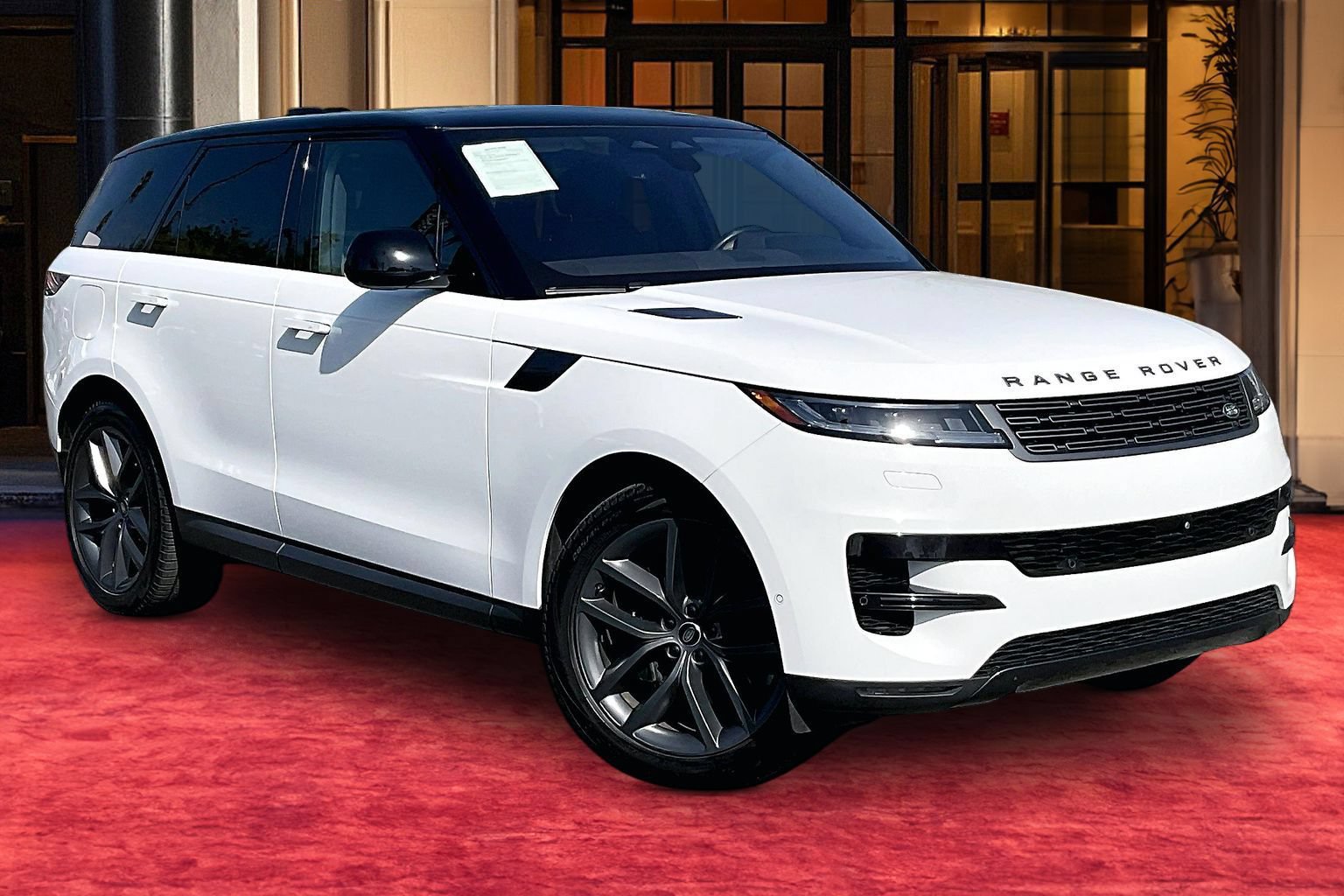 Used 2023 Land Rover Range Rover Sport SE AWD/4WD image 2
