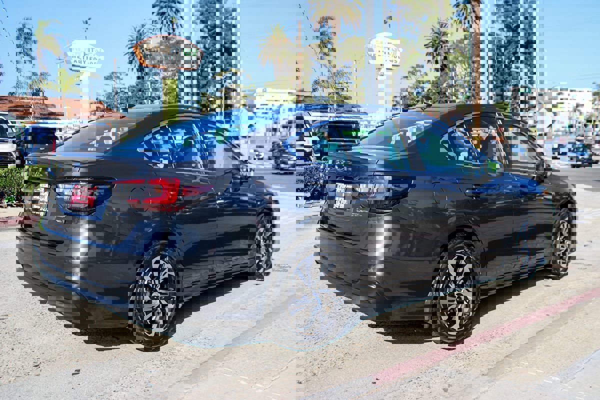 Used 2020 Subaru Legacy Premium image 6