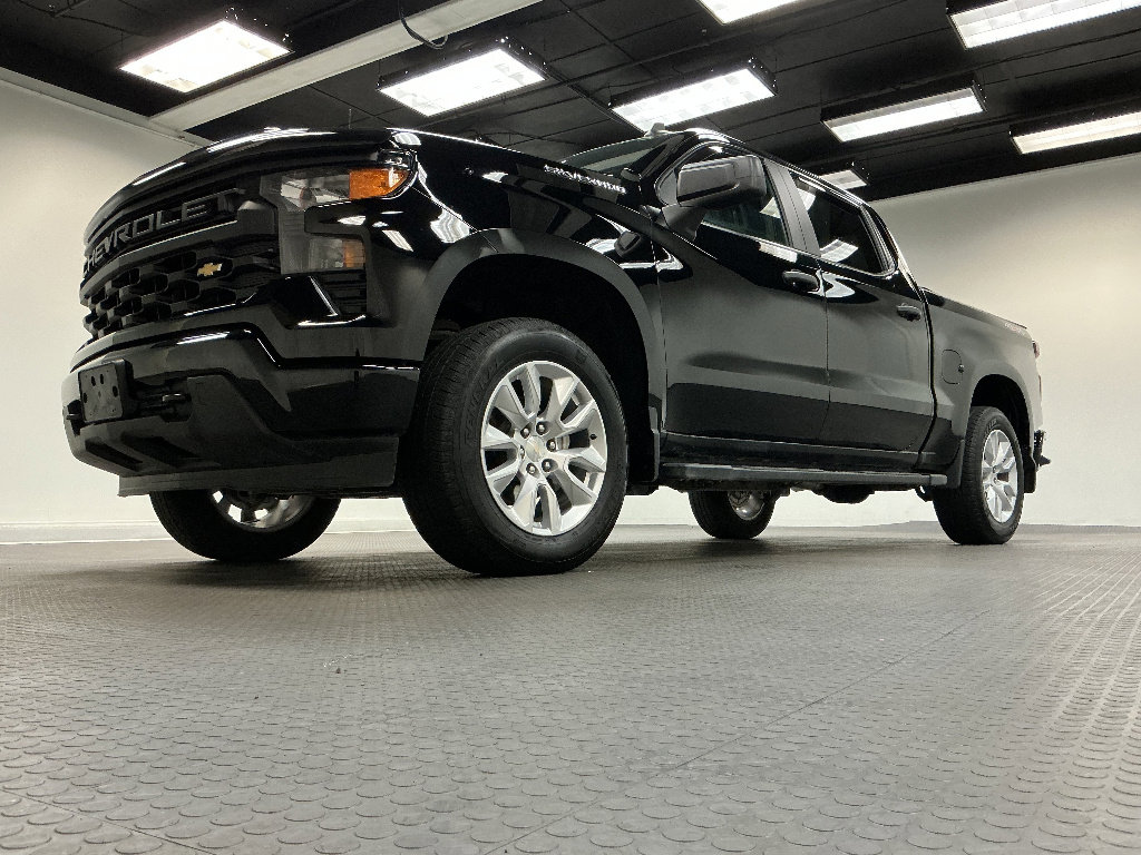 Used 2024 Chevrolet Silverado 1500 Custom image 2