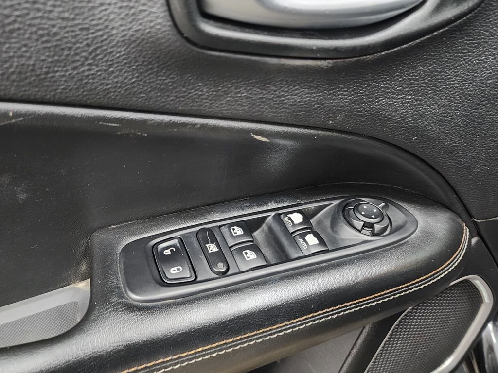 Used 2019 Jeep Compass Latitude image 9