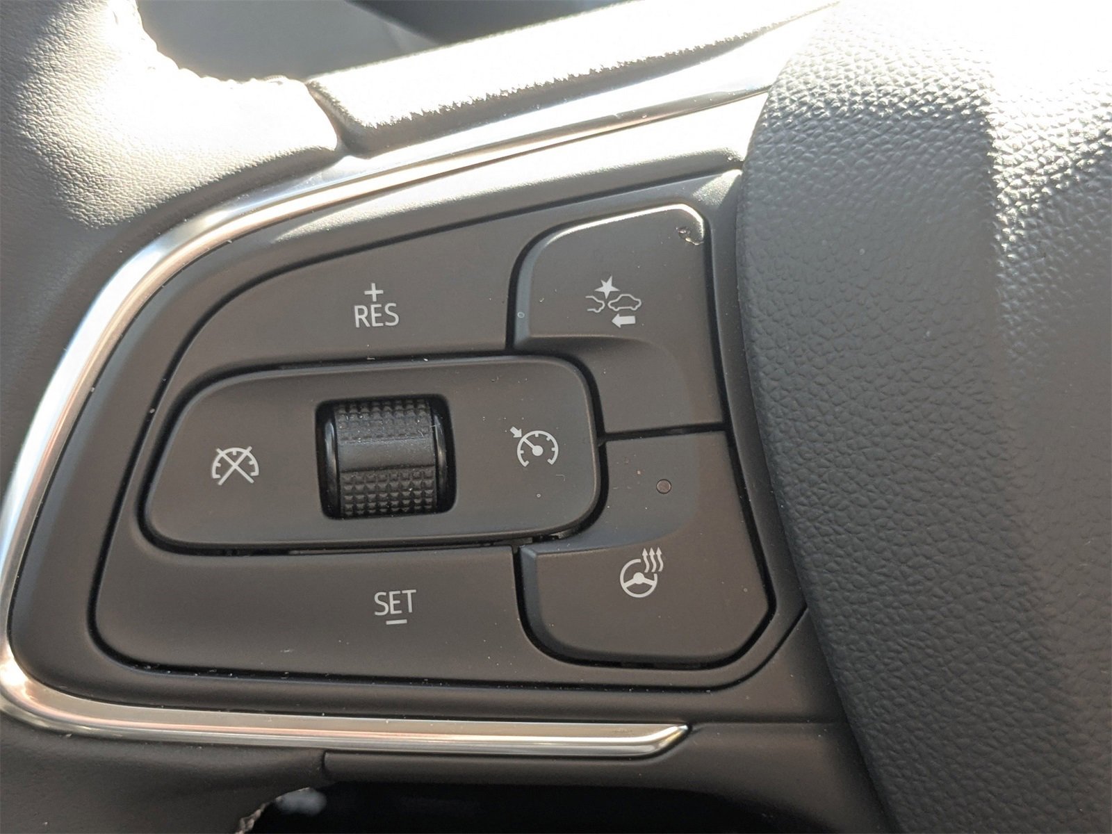 Used 2025 Buick Encore GX Avenir w/ Avenir Technology Package image 28