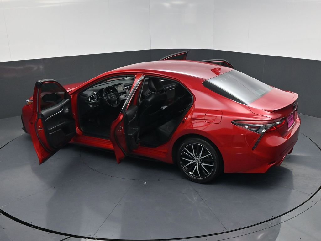 Used 2022 Toyota Camry SE image 20