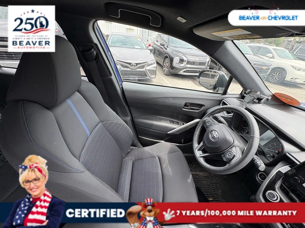 Used 2024 Toyota Corolla Cross AWD Hybrid w/ Moonroof Package image 26