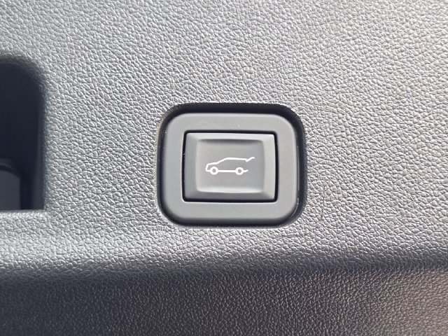 Used 2026 Chevrolet Traverse RS w/ LPO, Floor Liner Package AWD/4WD image 31