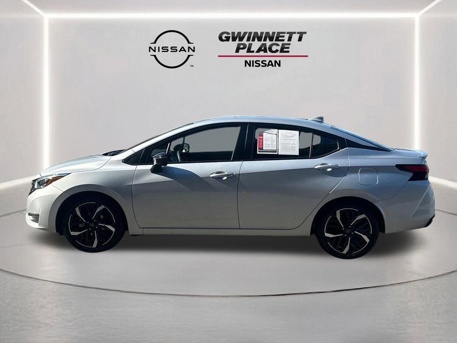 Used 2024 Nissan Versa SR image 8