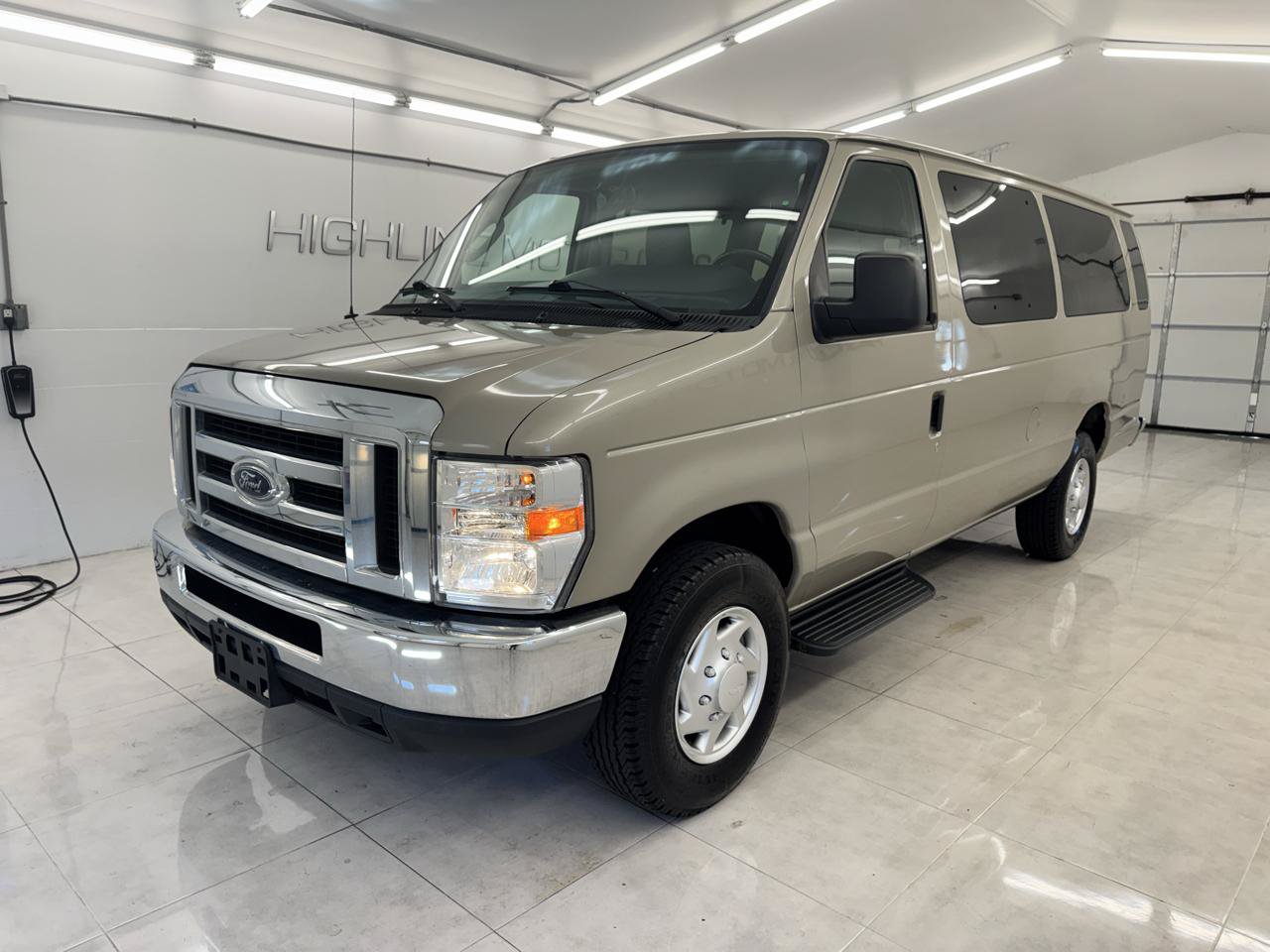 Used 2012 Ford E-350 and Econoline 350 XLT RWD image 1